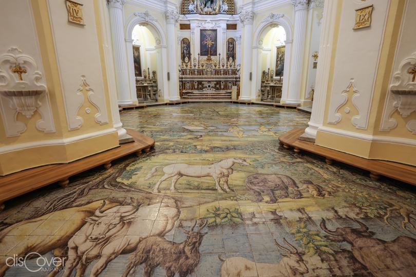 In Piazza San Nicola, la Chiesa monumentale di San Michele
